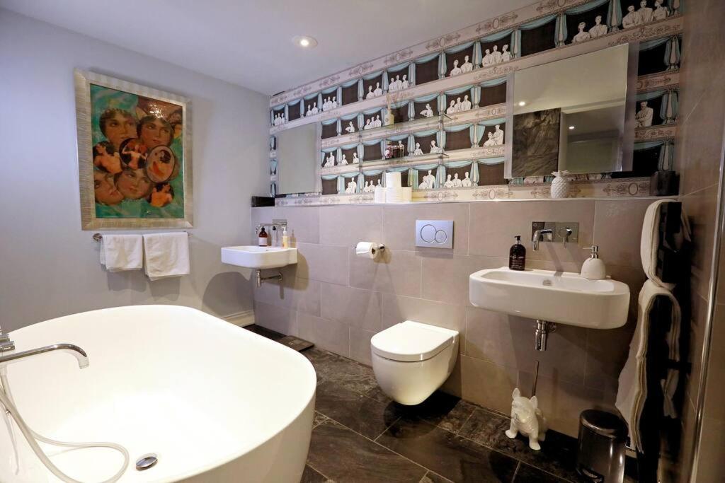 Elegant Norwich Apartment In The Lanes W Parking Exterior photo
